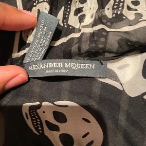 Alexander McQueen skull scarf